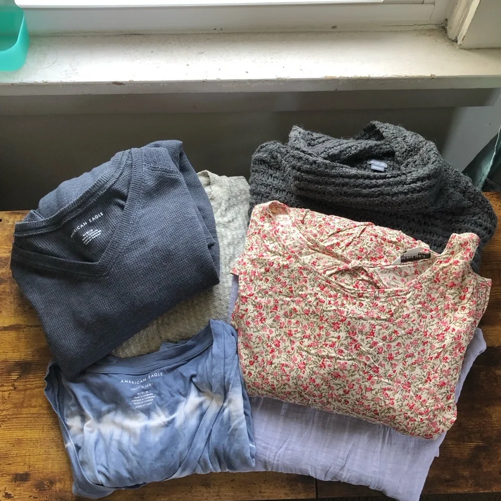 American Eagle & Aerie Sweater and Tops - Bundle of 6, Sz M - Picture 1 of 16